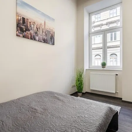 Modern For Groups Near Oktogon Apartamento