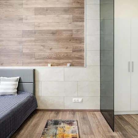 Apartment Nirvana Suite,3 Bedrooms, 2 Bathrooms, Acs