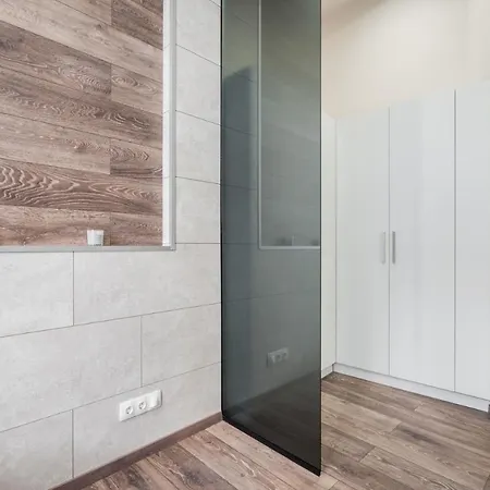 Nirvana Suite,3 Bedrooms, 2 Bathrooms, Acs