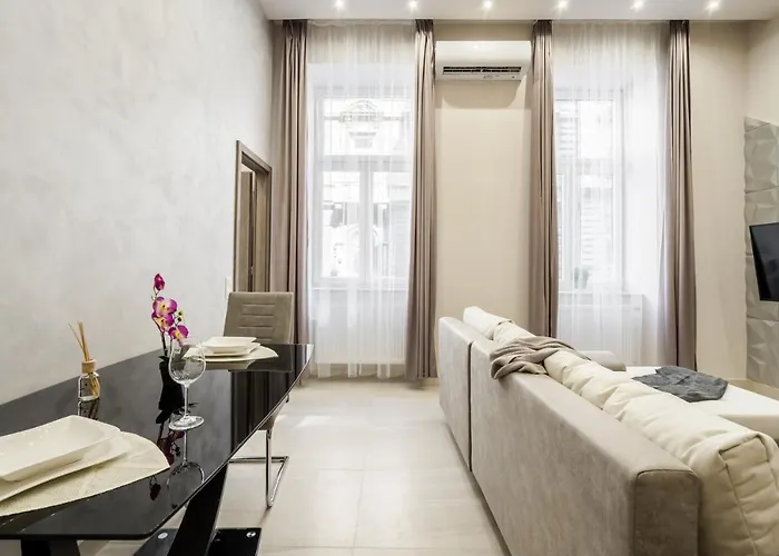 Modern For Groups Near Oktogon * Budapest