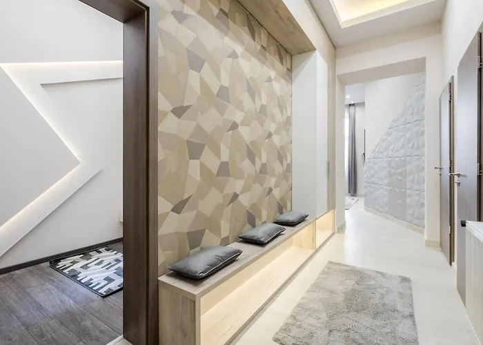 Modern For Groups Near Oktogon *